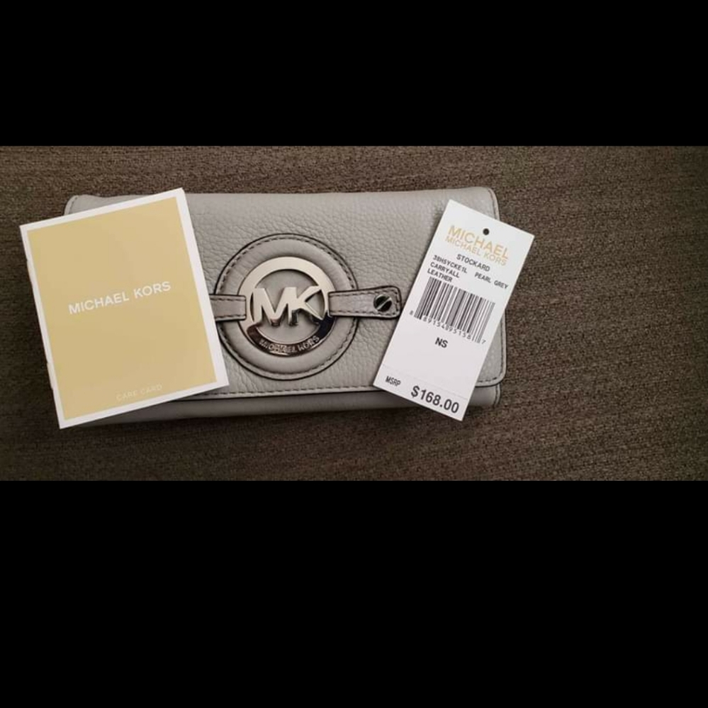 Michael kors wallet